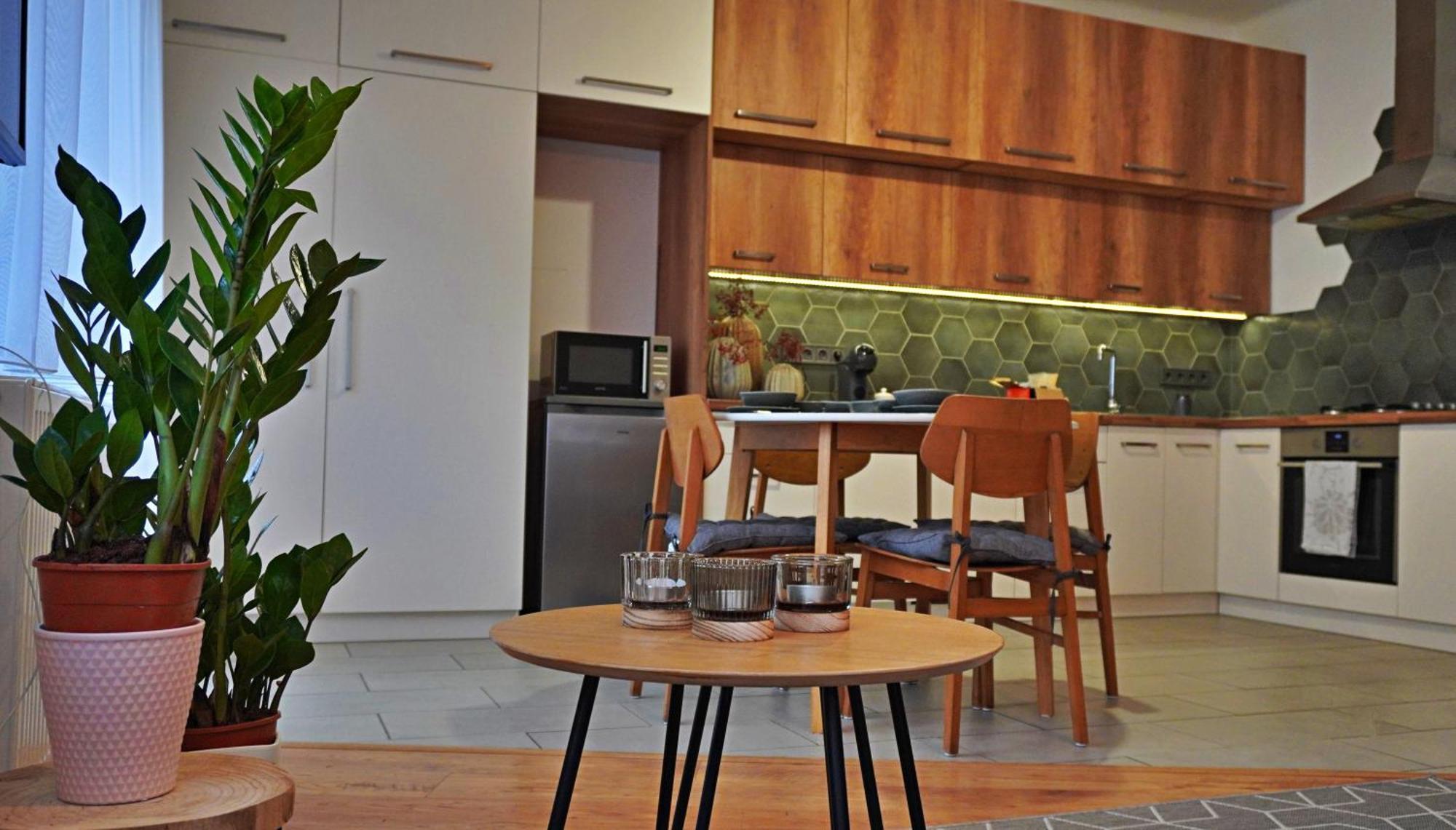 Foter Apartman Кишкунхалаш Экстерьер фото